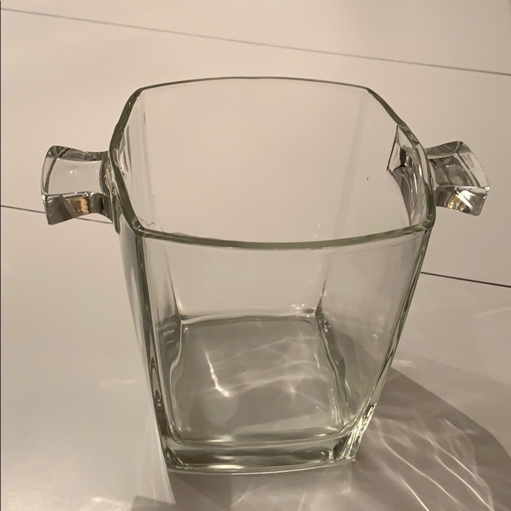 Cute ice holder